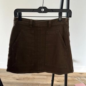 Wilfred - Aritzia cargo mini skirt